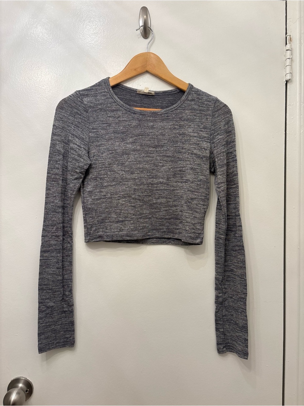 Wilfred Heathered Gray Long-Sleeve Cropped Top